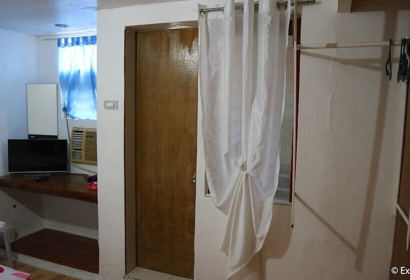 פנסיון Djv Southville Guest House