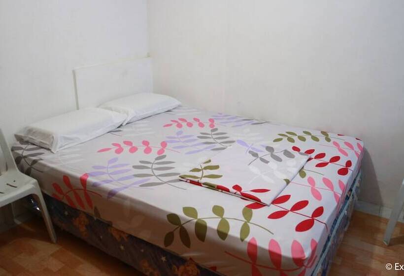 פנסיון Djv Southville Guest House