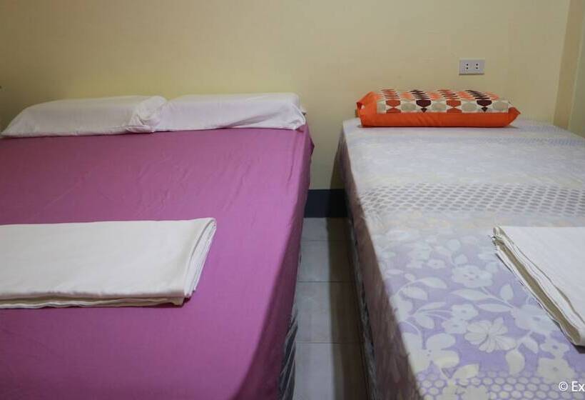 פנסיון Djv Southville Guest House