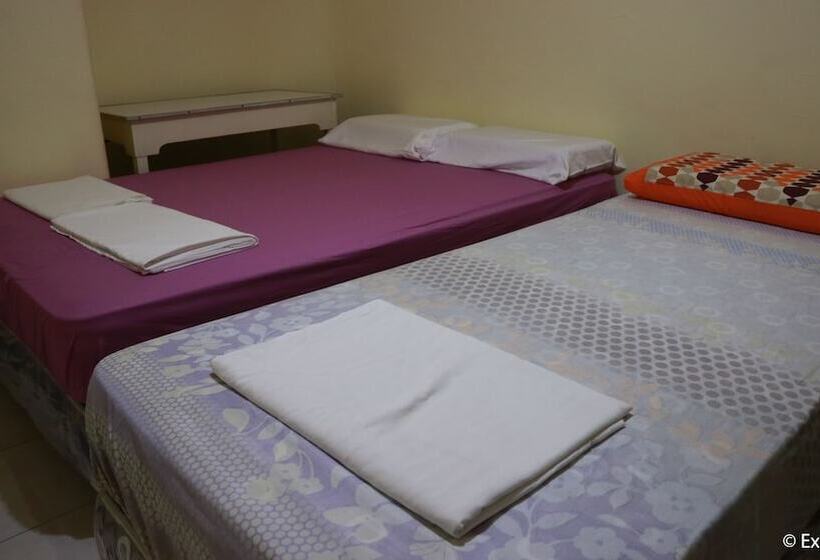 פנסיון Djv Southville Guest House