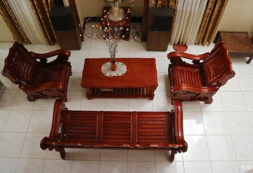 פנסיון Djv Southville Guest House