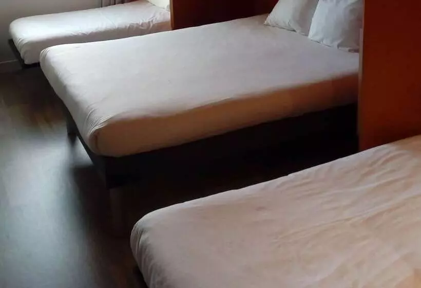 ホテル Ibis Budget Geneve Saint Genis Pouilly