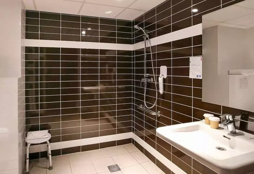 ホテル Ibis Budget Geneve Saint Genis Pouilly