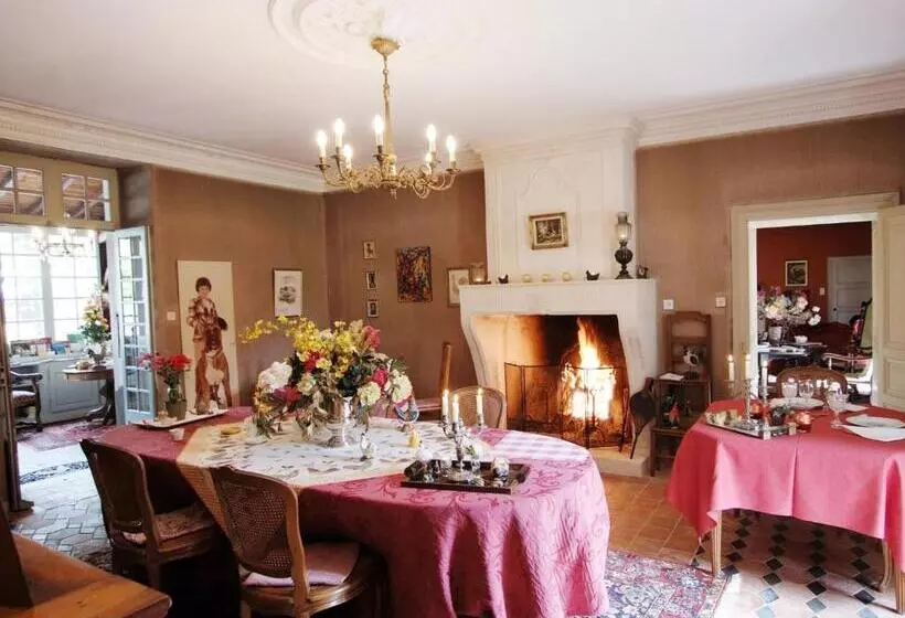 ホテル Le Portail En Marais Poitevin   Demeures Et Châteaux