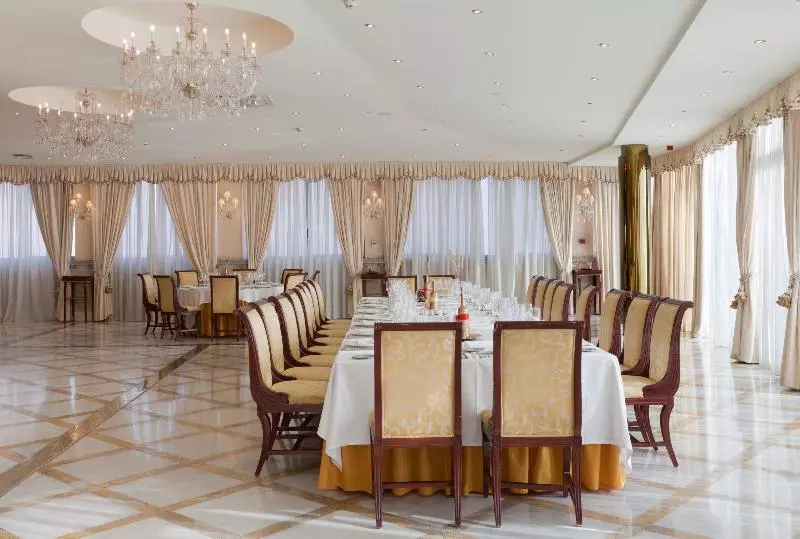 فندق Alameda Palace