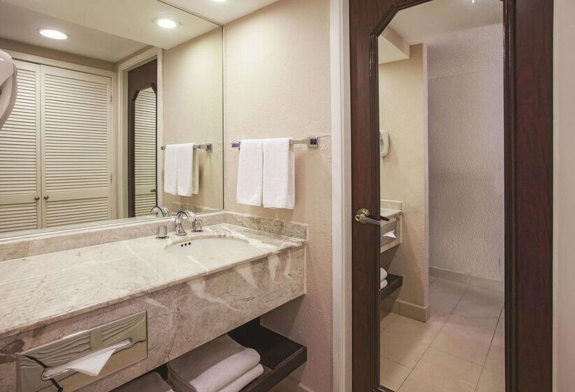 Chn Hotel Monterrey Norte, Trademark Collection By Wyndham