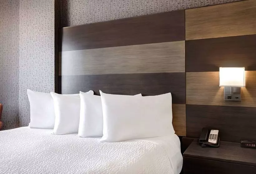 ホテル Days Inn By Wyndham Calgary South