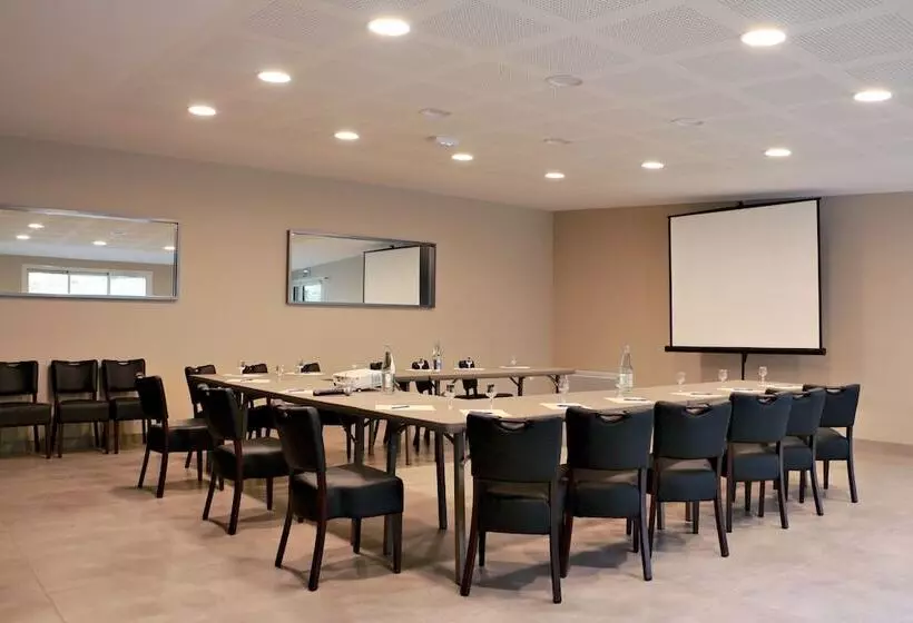 Logis Hotel & Restaurant De La Place