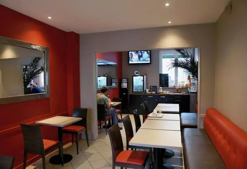 Logis Hotel & Restaurant De La Place