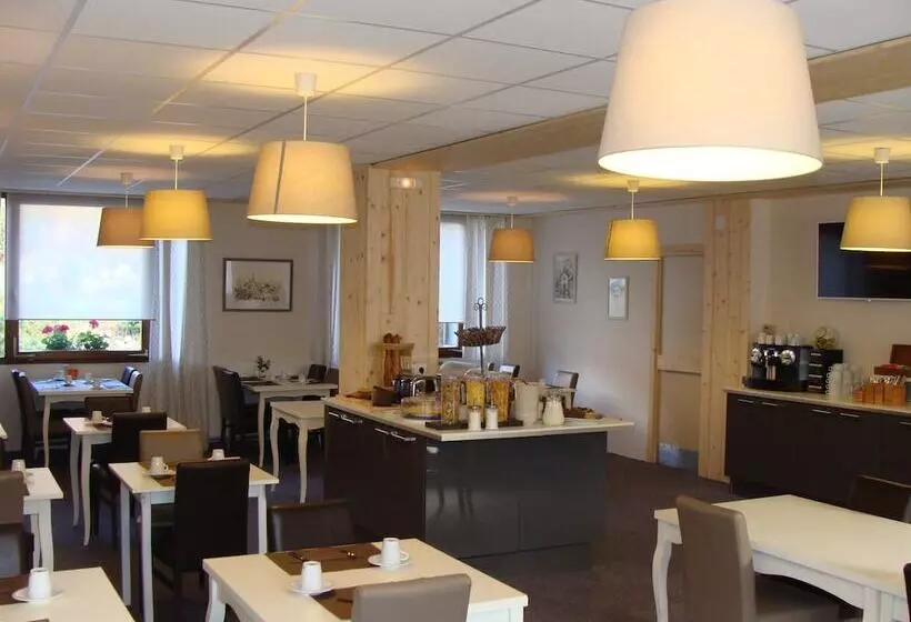 בית מלון כפרי Hôtel Cristol