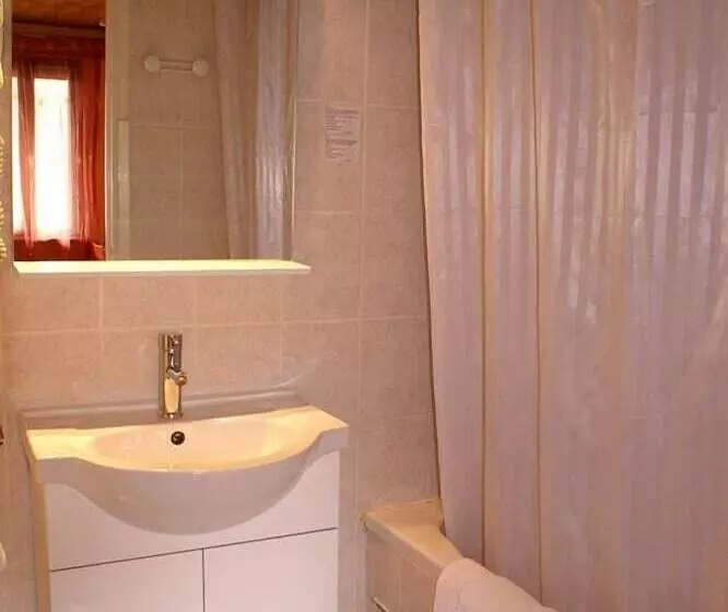 בית מלון כפרי Hôtel Cristol