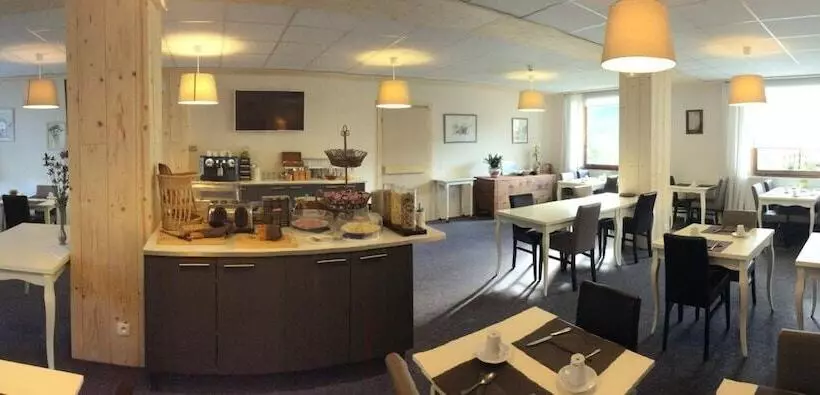 בית מלון כפרי Hôtel Cristol