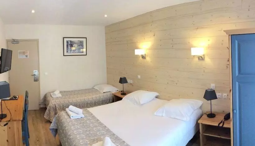 בית מלון כפרי Hôtel Cristol