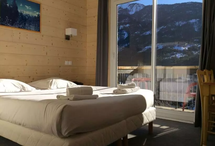 בית מלון כפרי Hôtel Cristol