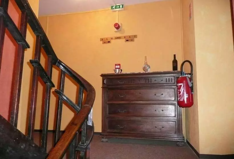 Отель Hôtel Restaurant Du Pont Vieux