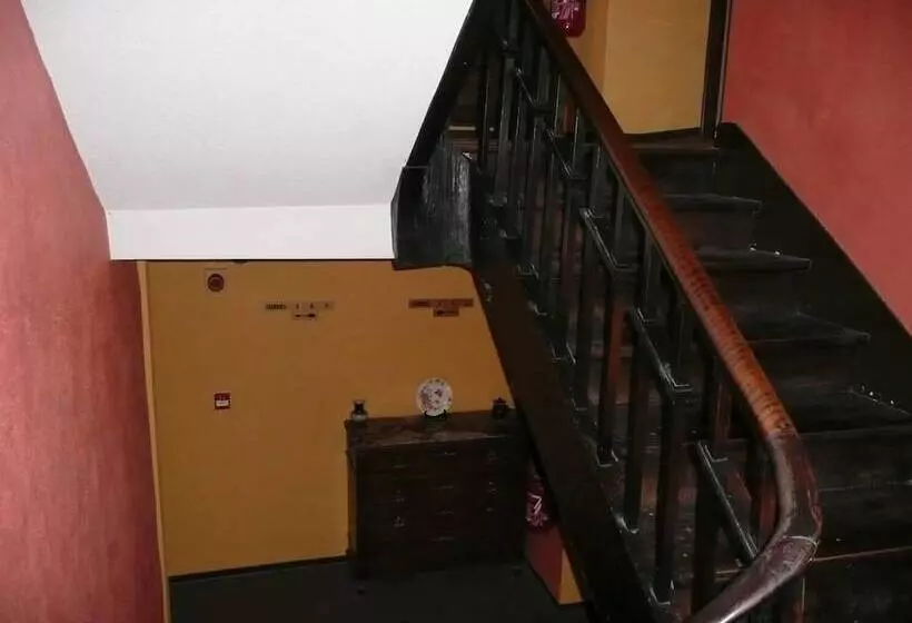 Отель Hôtel Restaurant Du Pont Vieux