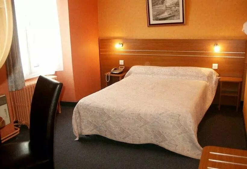 فندق Logis Le Cantarel