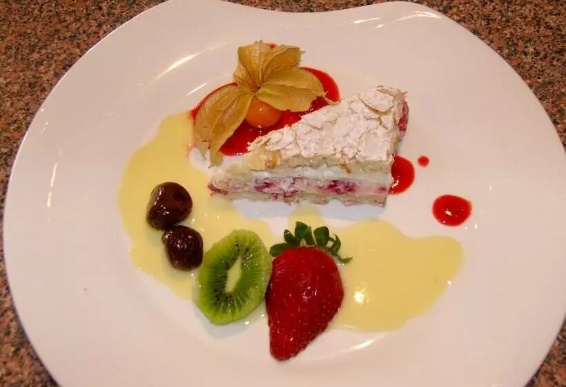 فندق Logis Le Cantarel