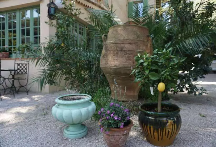 בית מלון כפרי Le Ponteil