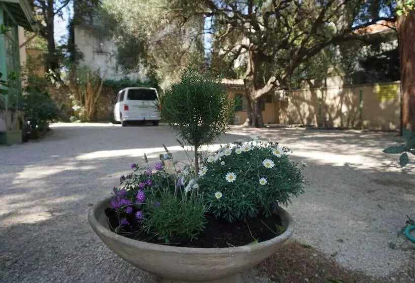 בית מלון כפרי Le Ponteil