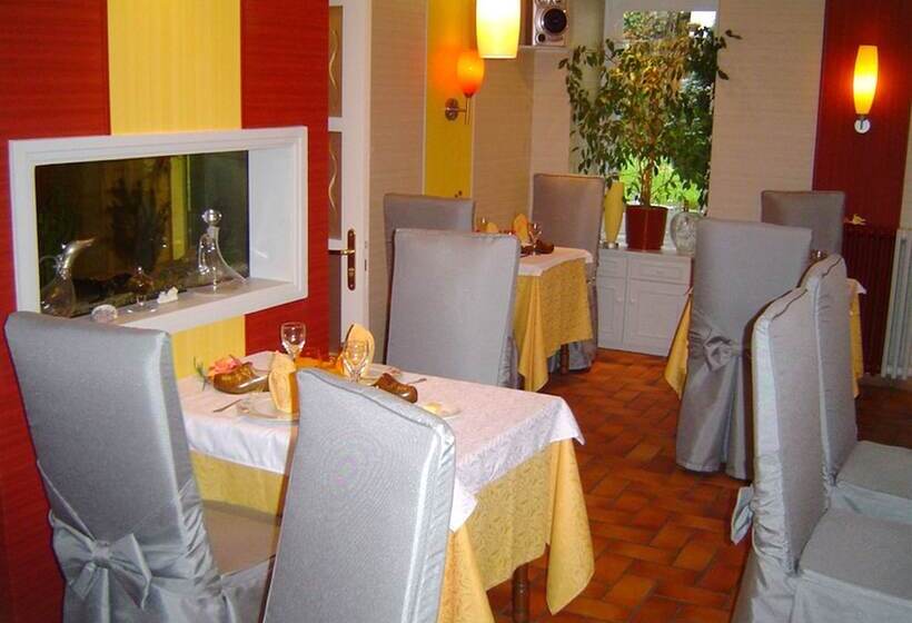 Hotel Le Relais De L'argoat