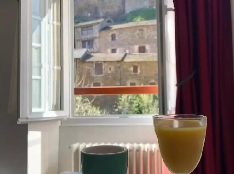 Отель Hôtel Restaurant Le Relays Du Chasteau Logis Hôtel