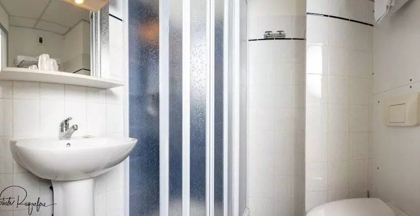 Отель Hôtel Restaurant Le Relays Du Chasteau Logis Hôtel