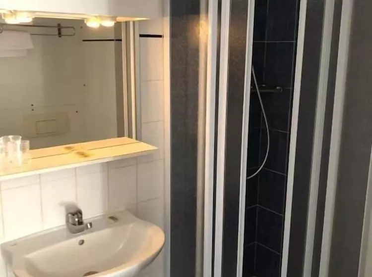 Отель Hôtel Restaurant Le Relays Du Chasteau Logis Hôtel