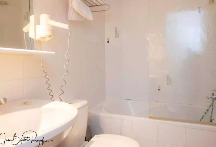 Отель Hôtel Restaurant Le Relays Du Chasteau Logis Hôtel