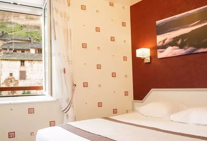 Отель Hôtel Restaurant Le Relays Du Chasteau Logis Hôtel