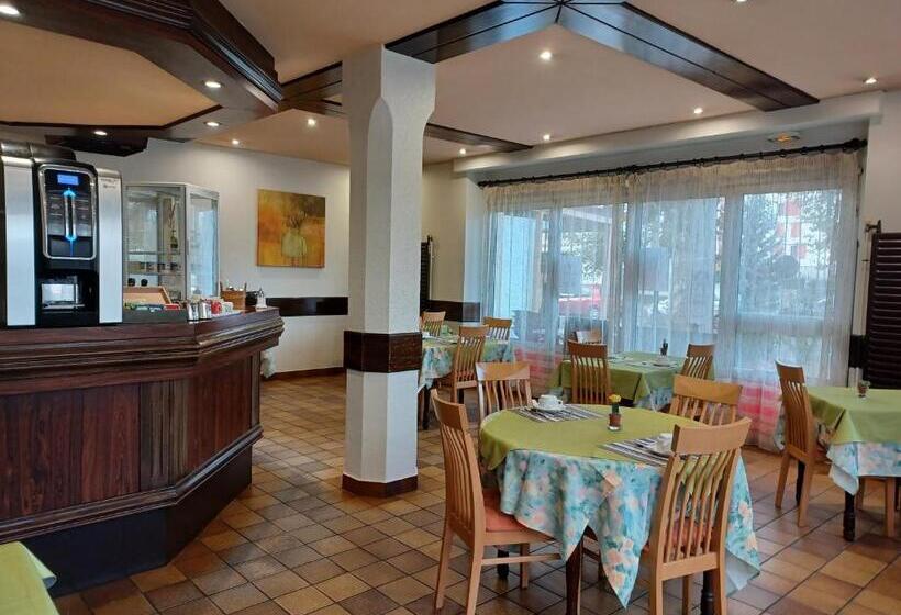 ホテル Logis   Hôtel Restaurant Bellevue Annecy