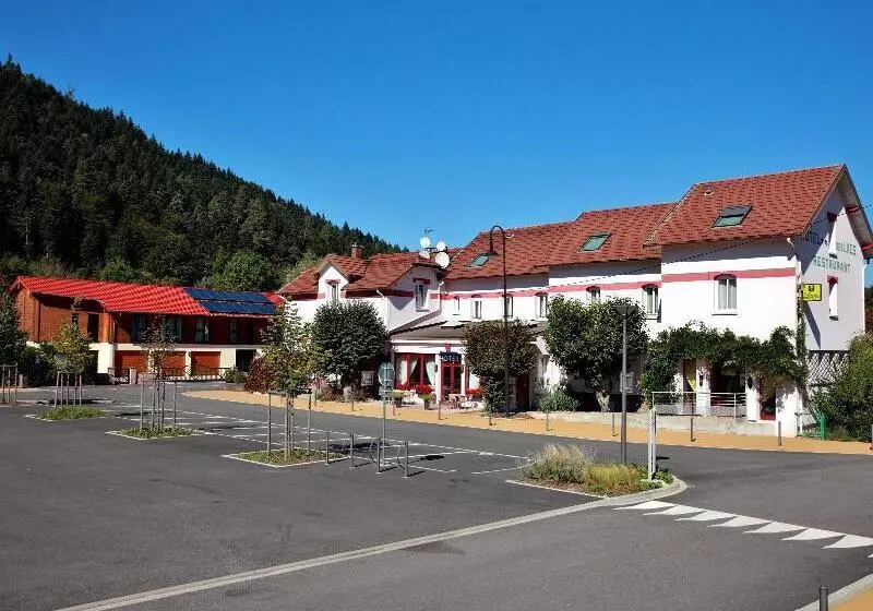 فندق Logis Hôtel & Restaurant Des Lacs