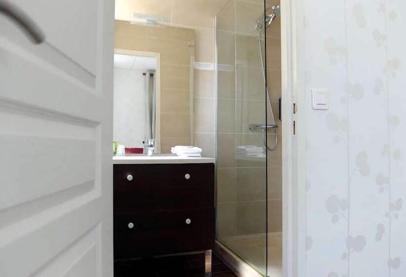 בית מלון כפרי Logis L Ayguelade