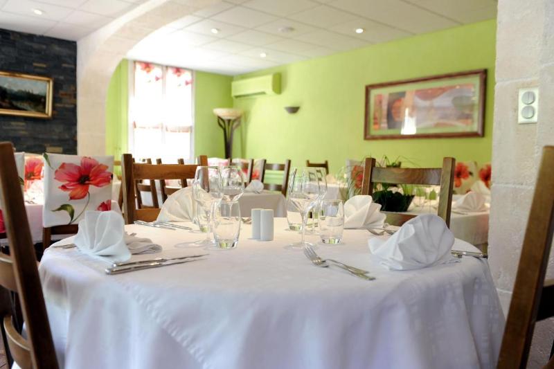 בית מלון כפרי Logis L Ayguelade