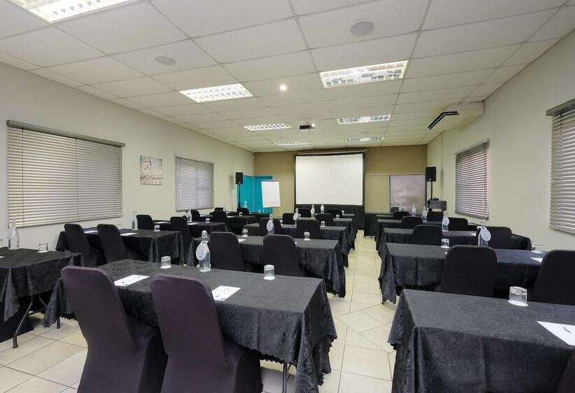 Protea Hotel By Marriott Polokwane Landmark