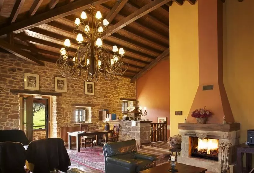 هتل روستایی La Corte De Lugas