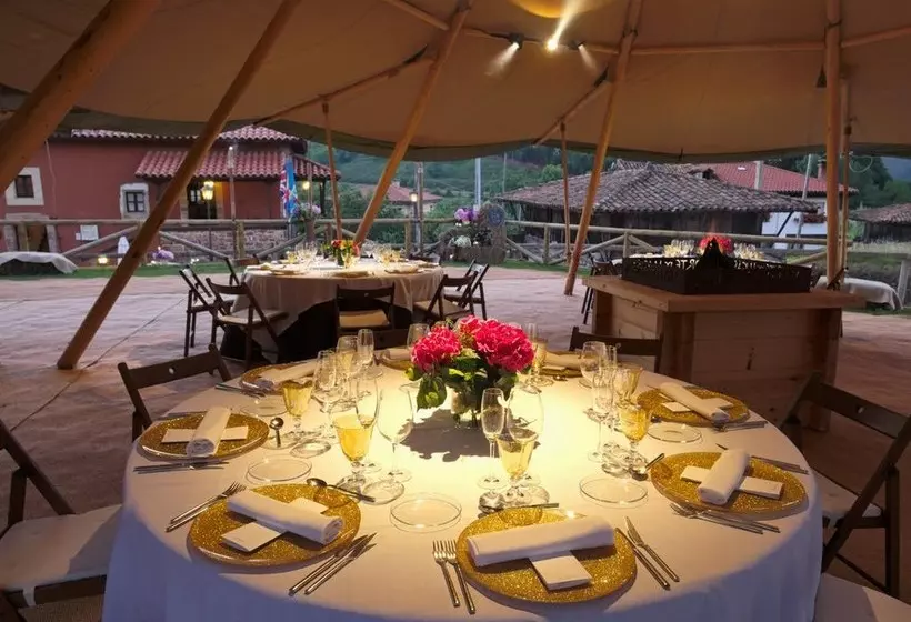 هتل روستایی La Corte De Lugas