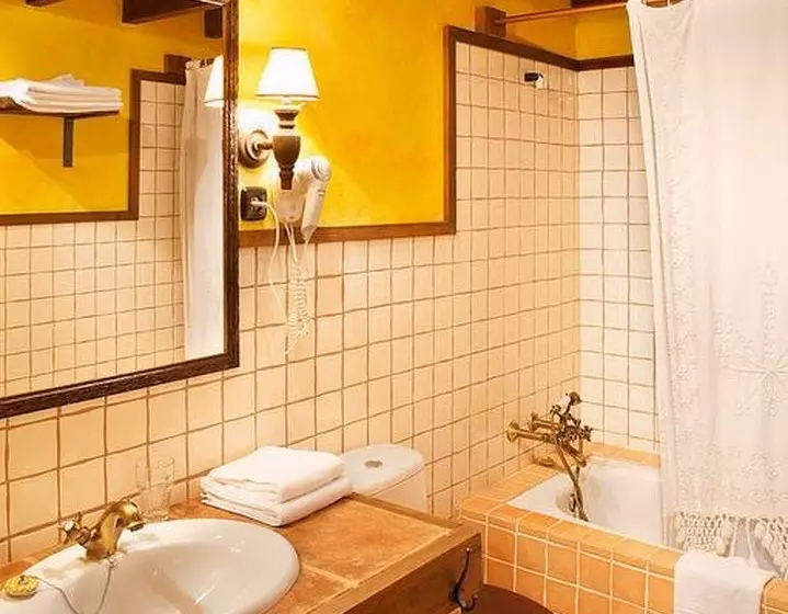 هتل روستایی La Corte De Lugas