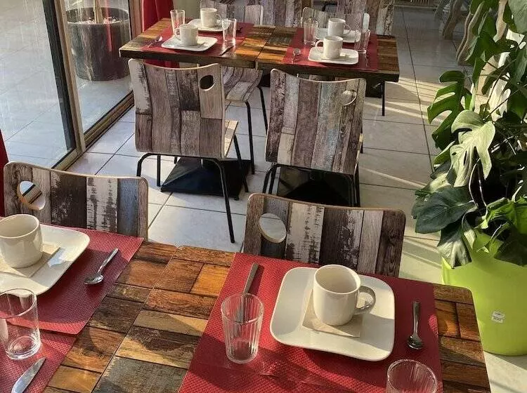 هتل Saint Georges, Face A La Mer