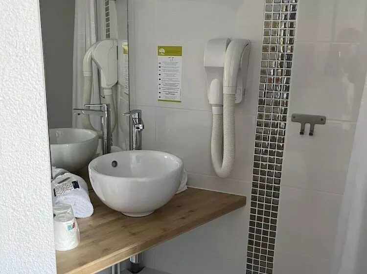 هتل Saint Georges, Face A La Mer