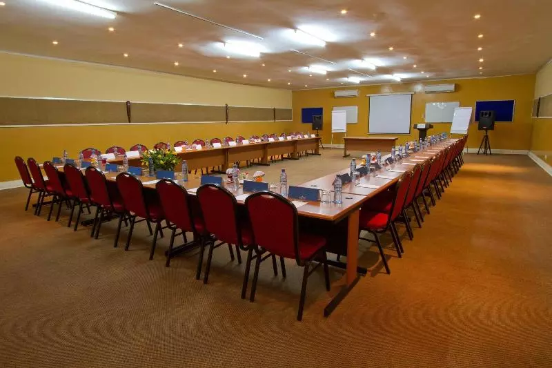 Protea Hotel Safari Lodge