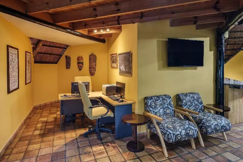 Protea Hotel Safari Lodge