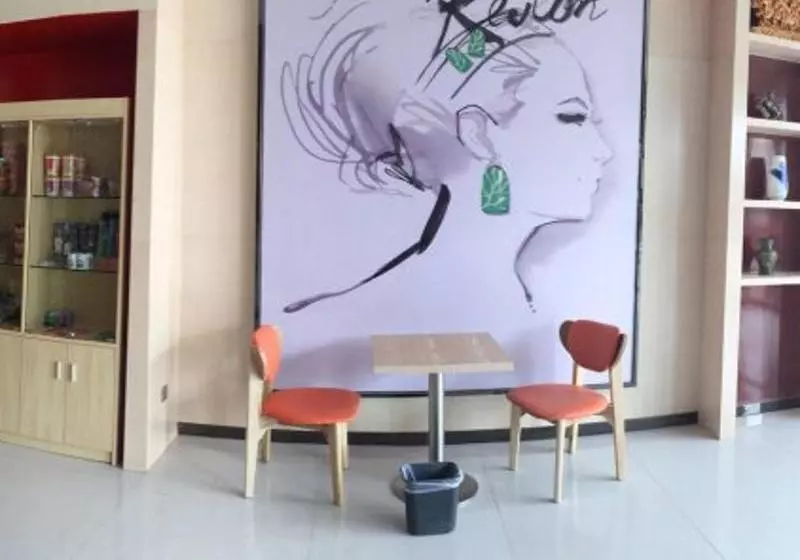 Hotelli 7 Days Premium Huizhou International Material City