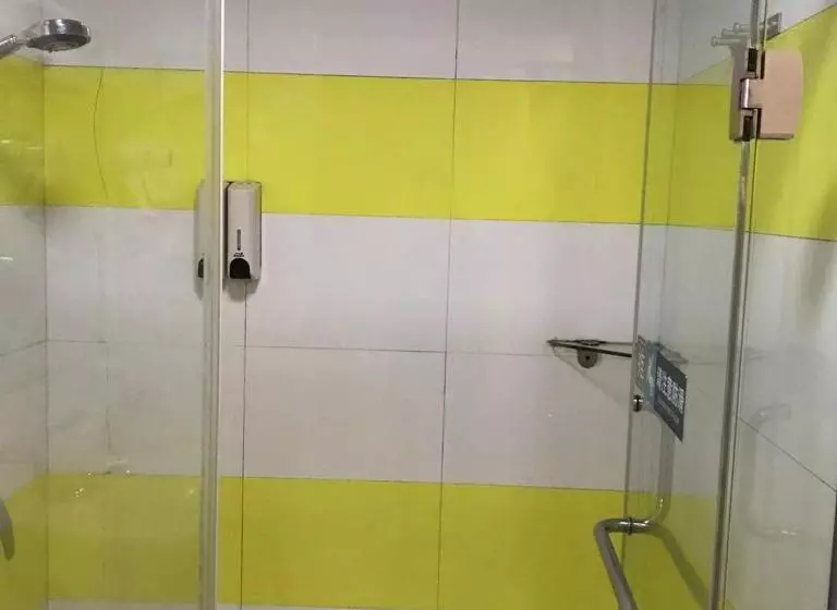 Hotelli 7days Inn Changsha Houjiatang Yali High School