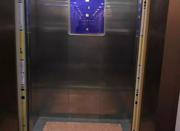 Hotelli 7days Inn Changsha Houjiatang Yali High School