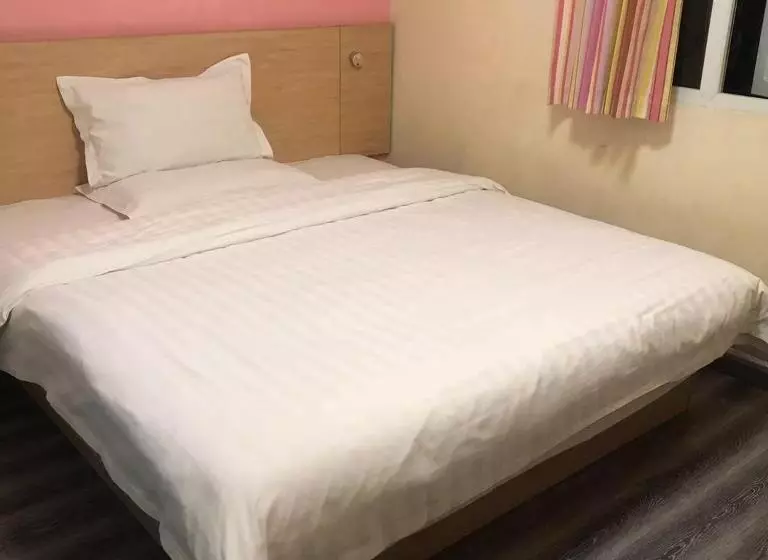 Hotelli 7days Inn Changsha Houjiatang Yali High School