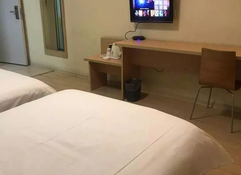 Hotelli 7days Inn Changsha Houjiatang Yali High School