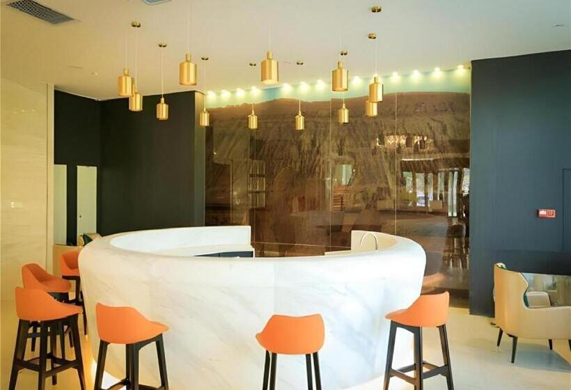 Jinjiang Metropolo Hotel Turpan Administration Center