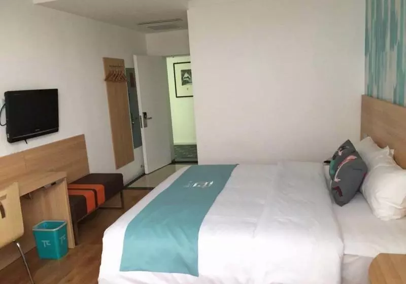 Pai Hotel Hejian Bus Station