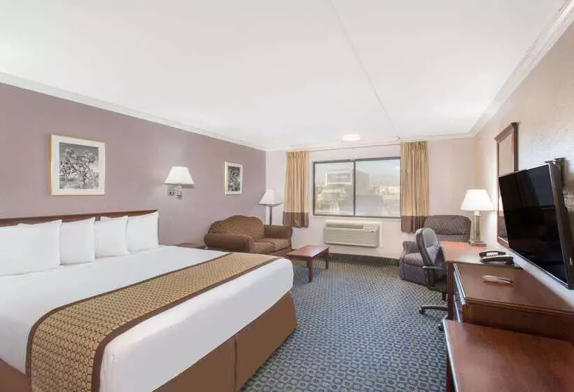 Отель Days Inn By Wyndham Indio